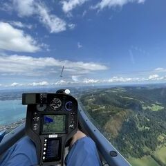 Flugwegposition um 10:17:21: Aufgenommen in der Nähe von Gemeinde Bregenz, Bregenz, Österreich in 1225 Meter